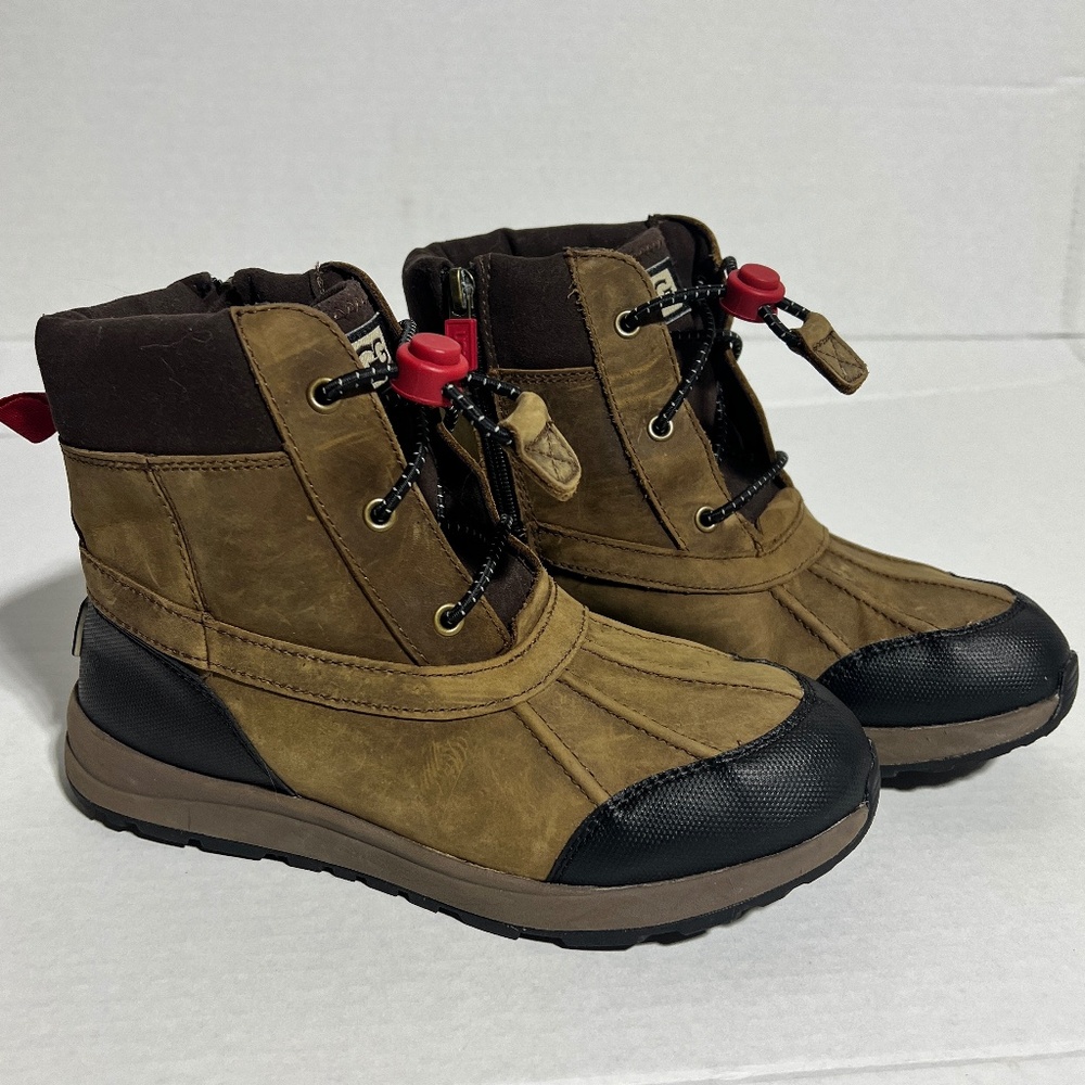 UGG Turlock Leather Weather Boot Kids Size 4 Chestnut Brown Walnut Waterproof